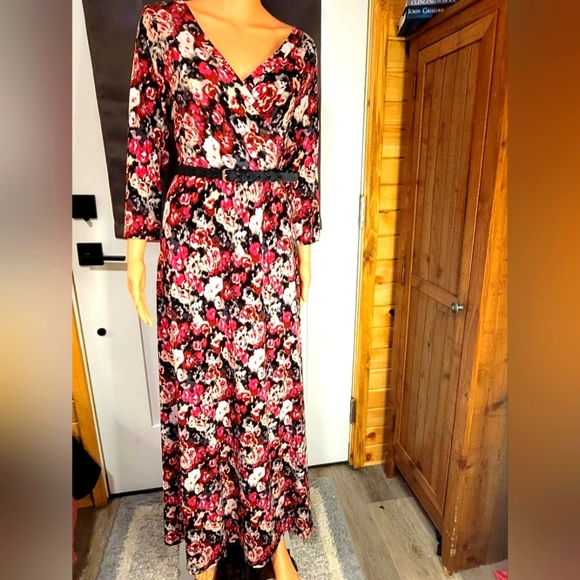 Pink Blush Gorgeous Floral Dress - Picture 1 of 8